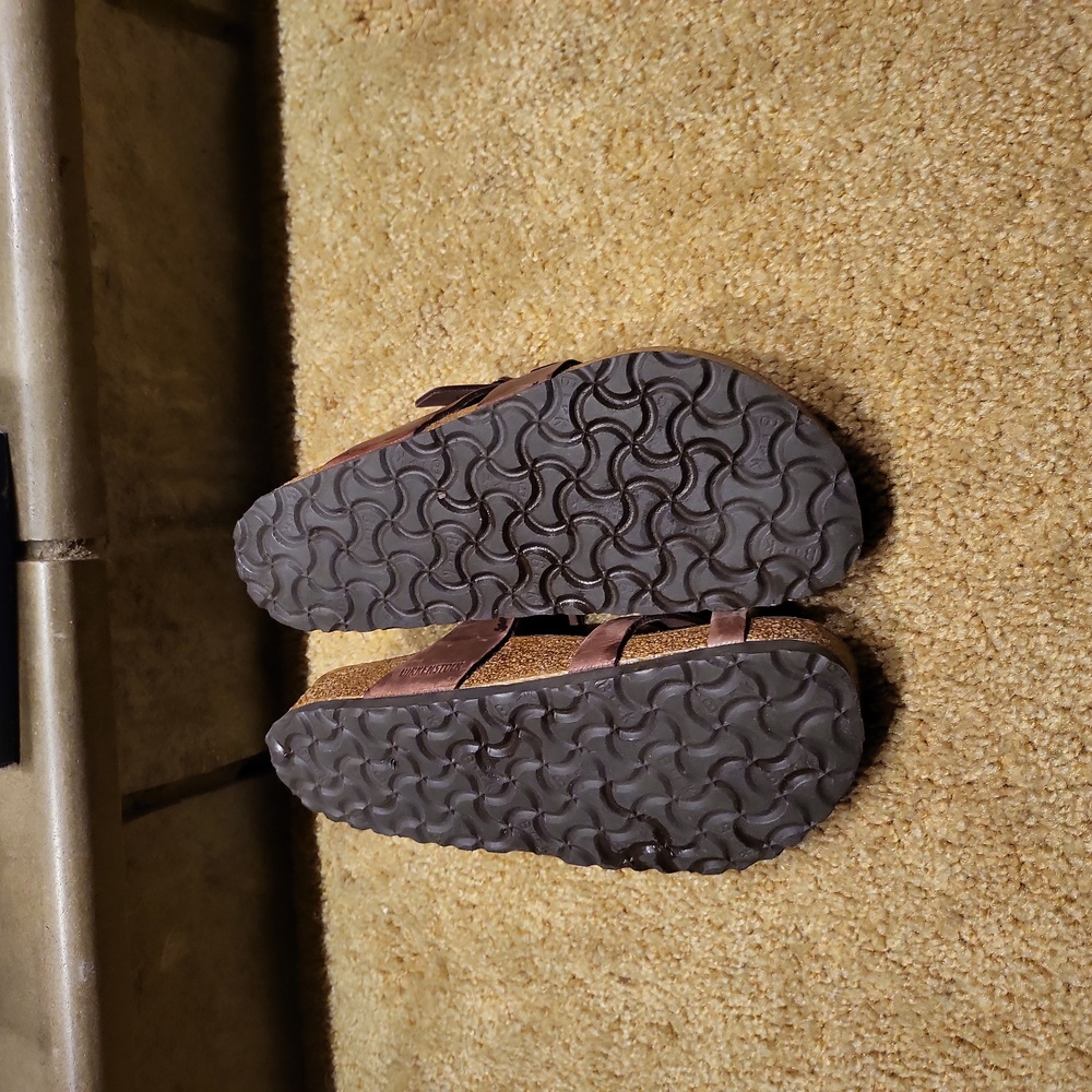 Women's shoes - Picture 2 of 3